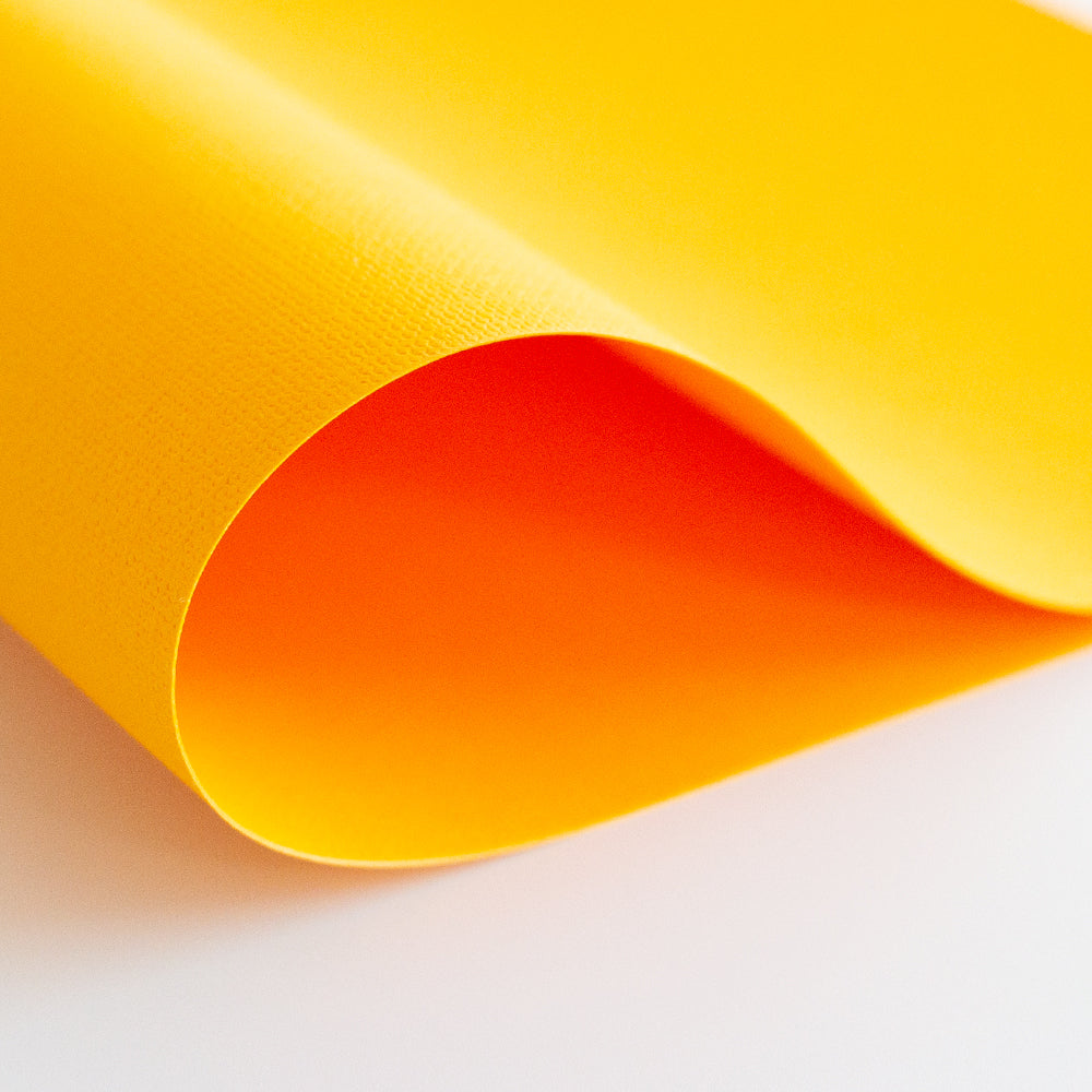 Cartulina PREMIUM Textura Tela Mintopía 12x12" Amarillo dorado